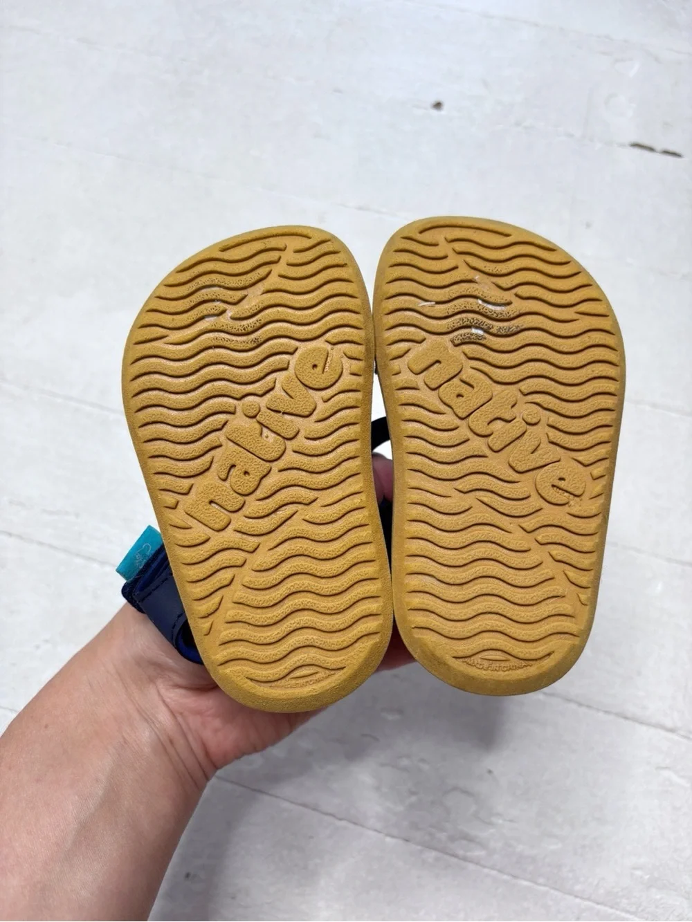 Native Shoes Charley Sandals Navy White Tan Adjustable Size 5 EUC